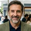 Román Robledo - Dueño de una relojería en Argentina